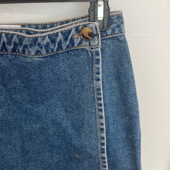 ASOS Medium Wash Crossover Denim Mini Skirt (4) - Picture 3 of 4